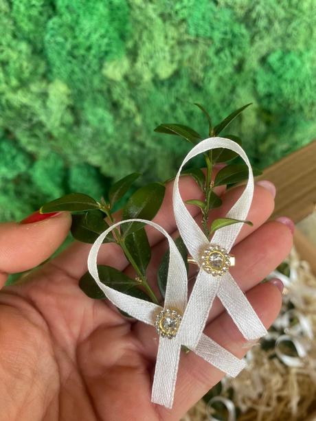 Svadobne pierka prírodné,