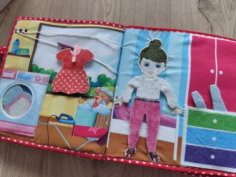 Piqipi látková knižka dievčatko - pekný stav,