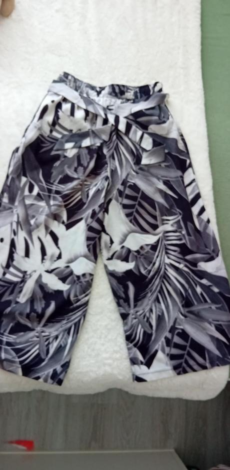 Dámske široké 3/4nohavice, s