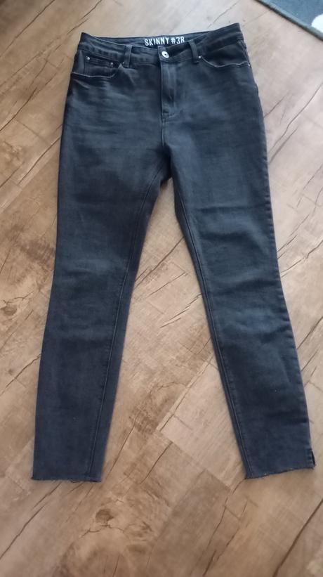 Čierne rifle, gate,38