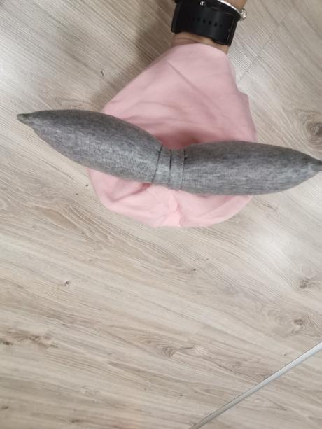 Dievčenska čiapka s veľkou mašľou, 80