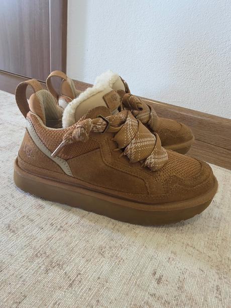 Ugg, ugg,37