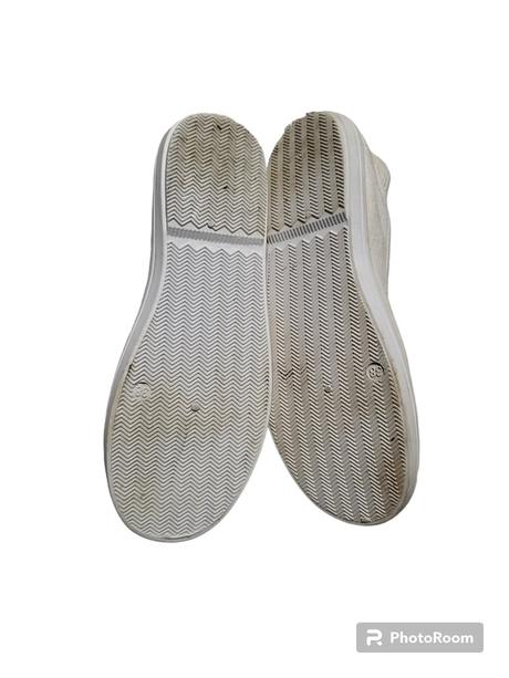 Dievčenské cvičky, 38