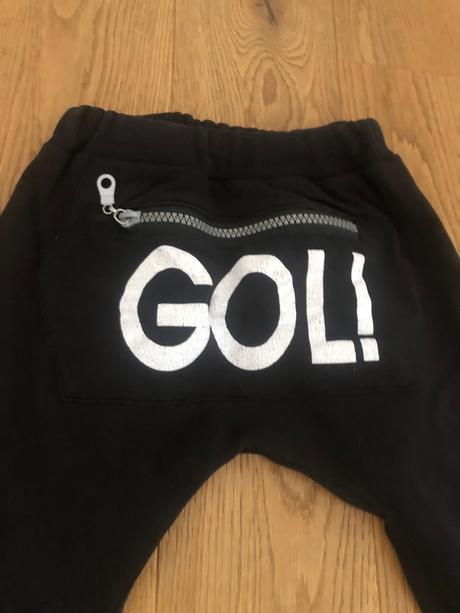 Čierne štýlové tepláky, 92