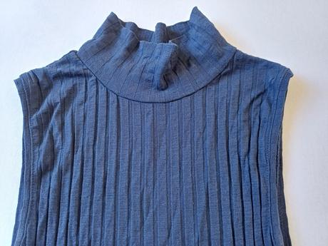 Modré tielko so stojačikom, xs