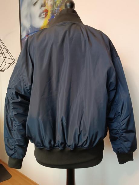 Tmavomodrá bombera, takko,m