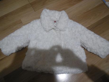 Biely kožuštek, marks & spencer,92