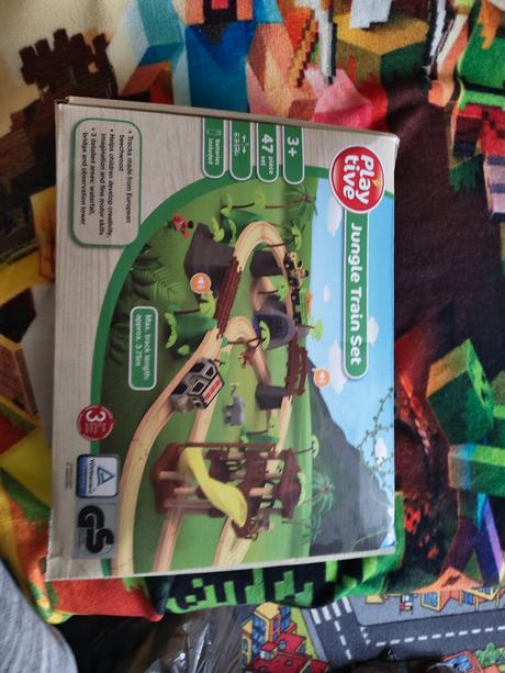 Jungle train set,