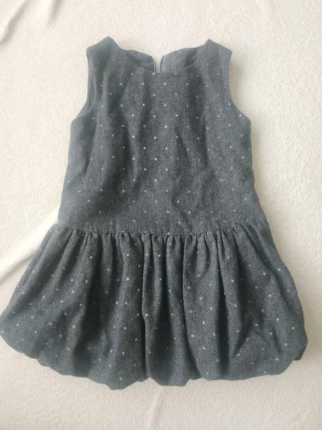 Bodkované šaty, 92