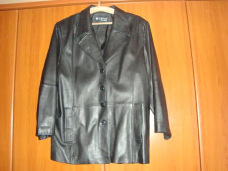 Nenosený kožený kabát, 52