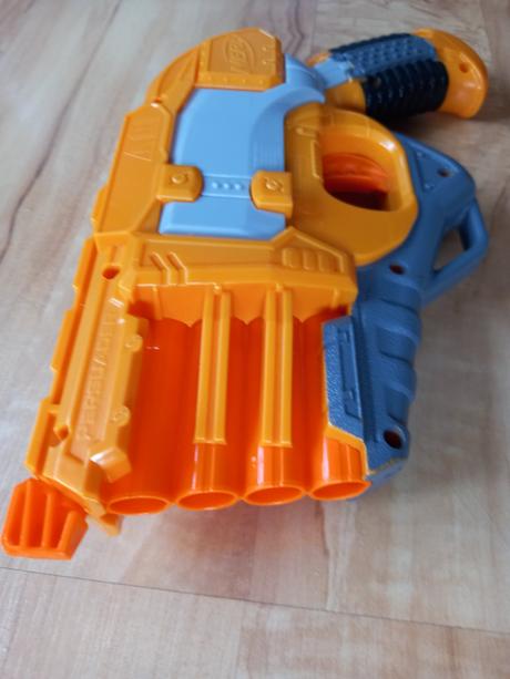 Pištoľ nerf rebel, 