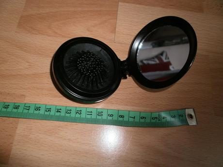 Hrebeň so zrkadlom, 