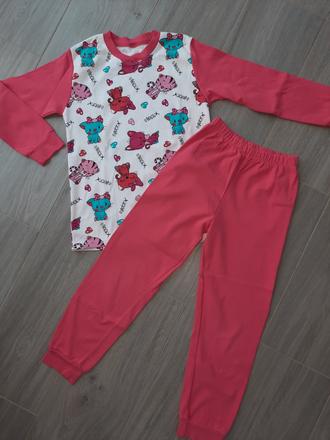 Pyžamko s mačičkami, 134