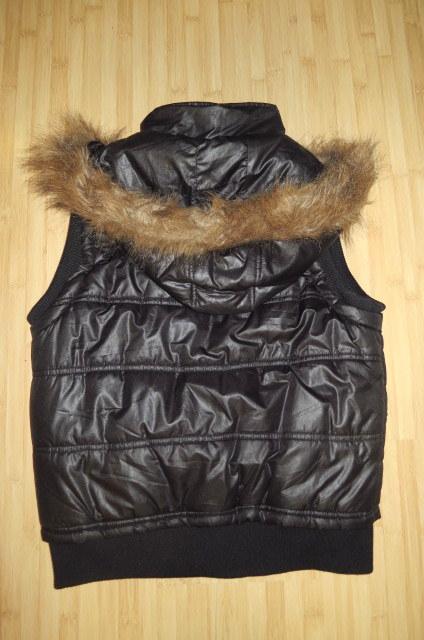 Vesta s kapucňou, xl