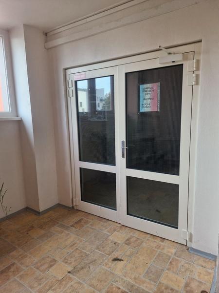 Oficiálny názov dverí v predsieni bytovky