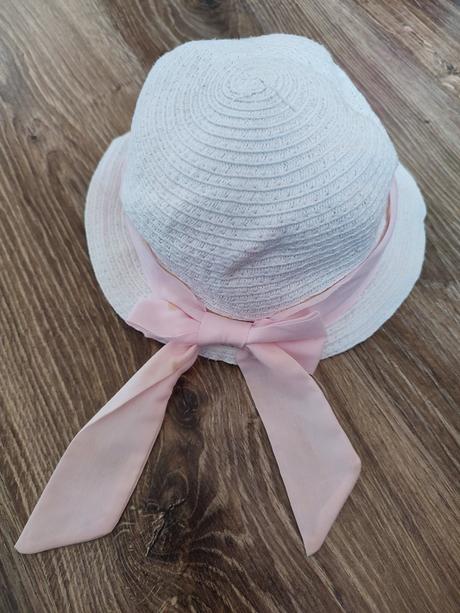 Darujem klobúk, reserved,80