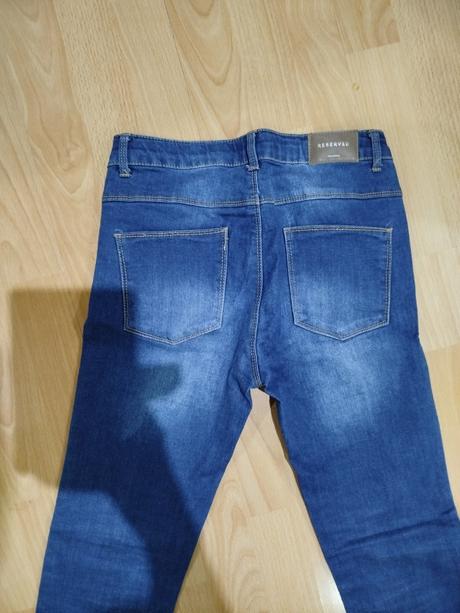 Dievčenské rifle, reserved,158