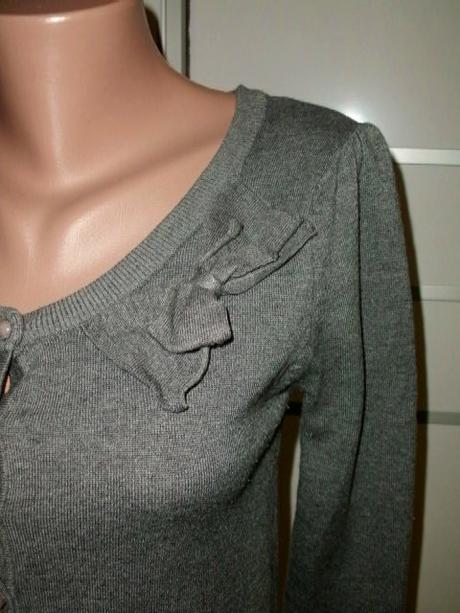 Skvelý svetrík s mašľou - veľ. s-m, s