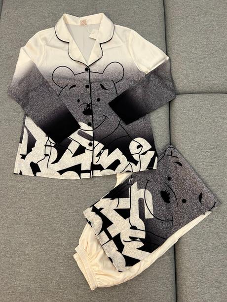 Saténové pyžamo macko pú, s