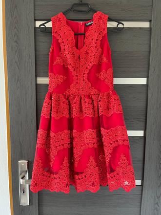 Červené spoločenské šaty, s