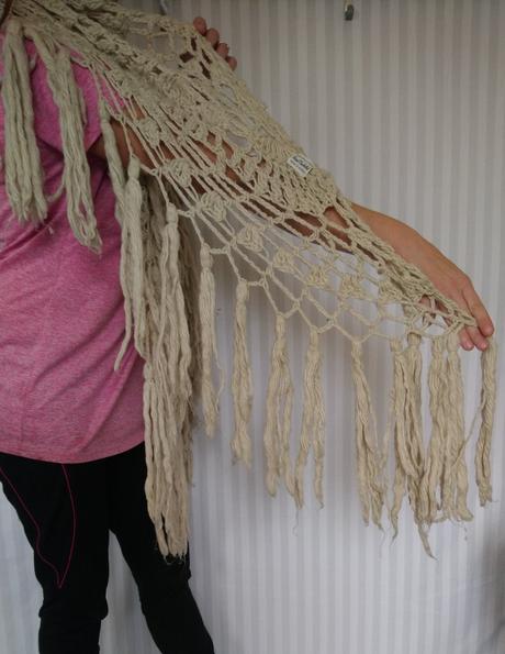 Krémová háčkovaná acrylová šatka, hand crocheted,