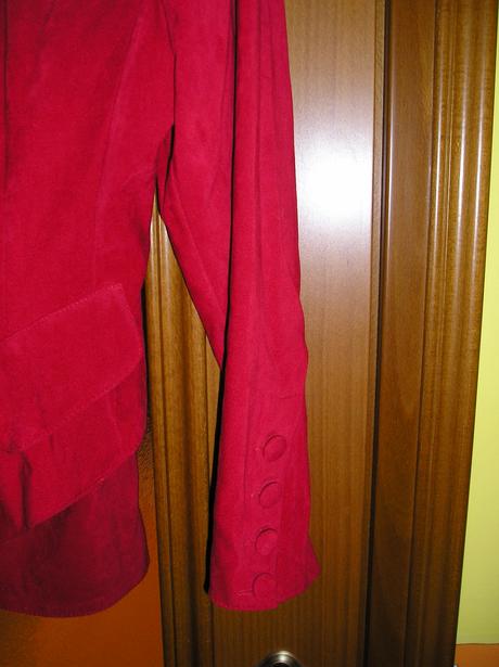 Kostým so sukňou, 38