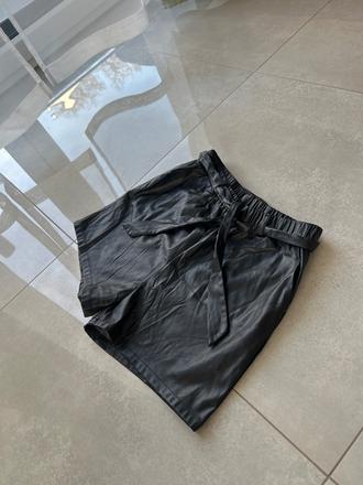 Kožené kraťasy, s