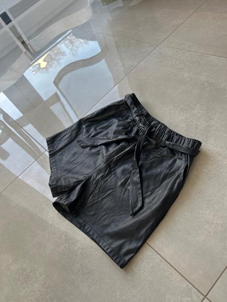 Kožené kraťasy, s