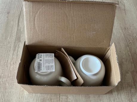 Nový biely keramický hrnček s kvetmi, 