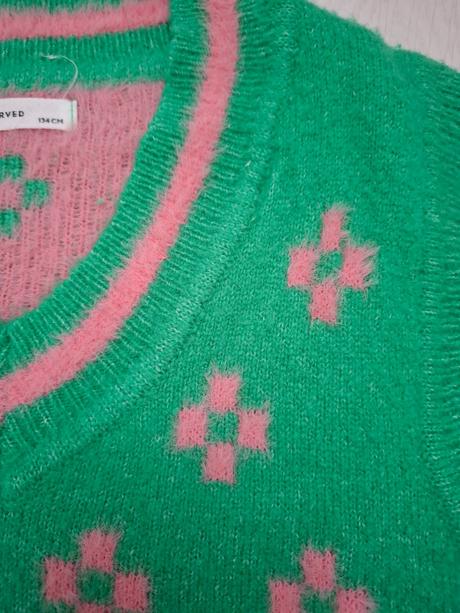 Pletená vesta 134, reserved,134