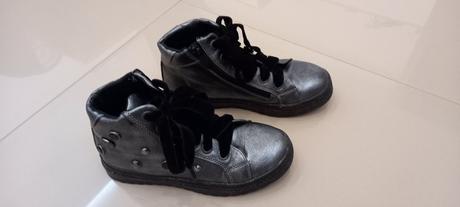 Dievčenské topánky, 33