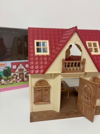 Syvanian - dom s červenou strechou, 