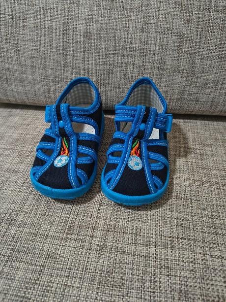 Papučky nazo, nazo,19