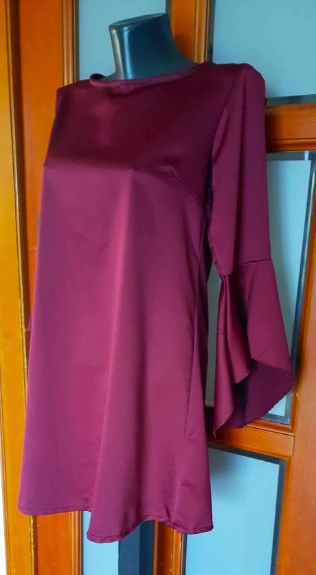 Predám koktejlové šaty veľ.s-m, s