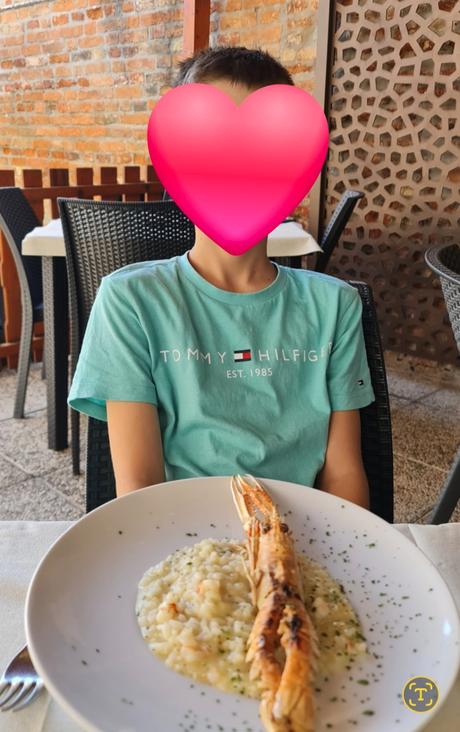 Tyrkysové tričko, tommy hilfiger,140