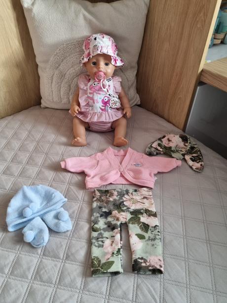 Babyborn babika s oblecenim, 