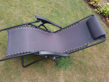 Polohovateľné záhradné kreslo,