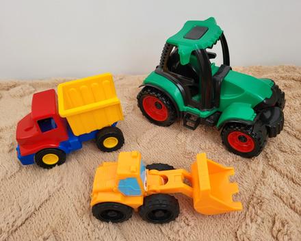 Traktor, sklápač, báger, 