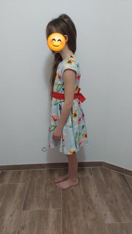 Dievcenske prilezitostne saty, 140