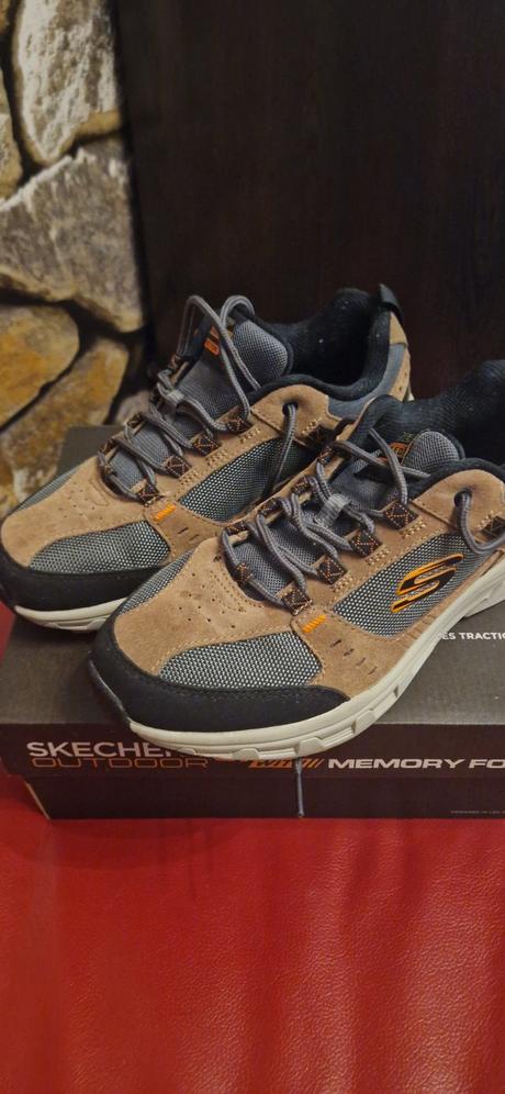 Botasky skecherss, 42