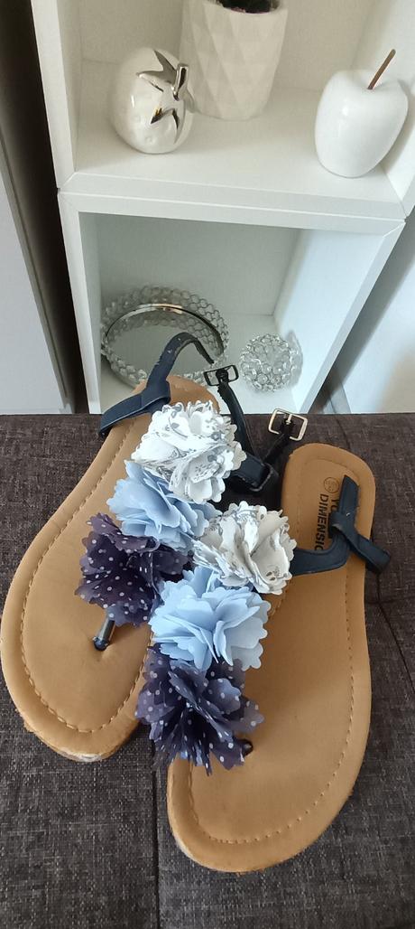 Nádherne sandálky s kvetinkami, young dimension,31