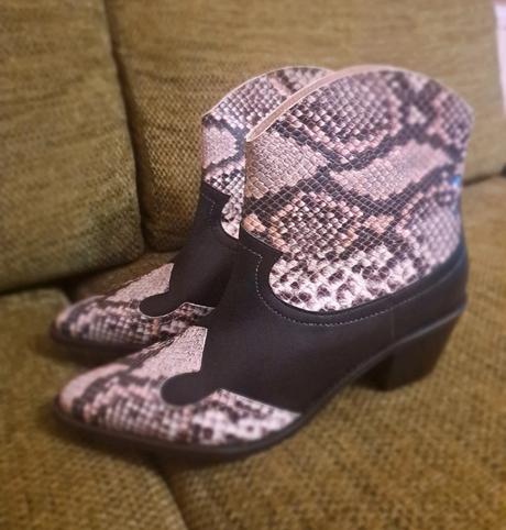 Kožené cowboy topánky - nové, 39