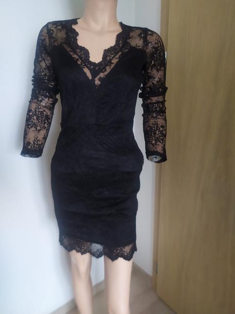 67 _ cierne elegantne saty  cipkovane 1xoblecene, river island,s