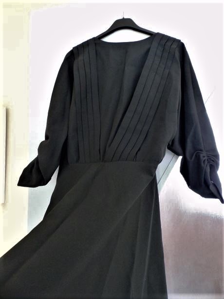 Spoločenské šaty, m