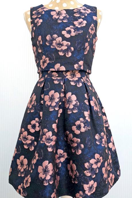 Značkové koktejlové šaty, s