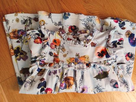 Dievčenské šaty, 92