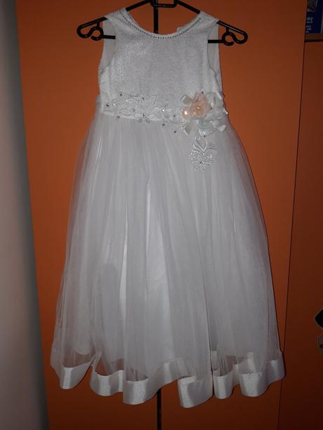 Raz oblečené šaty, 116