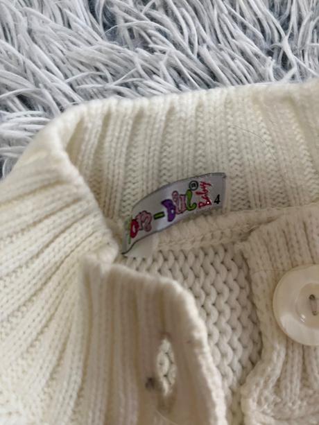 Dievčenská vesta, 104