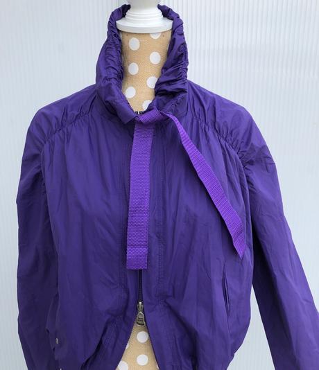 Štýlová bunda v žiarivej purpurovej, s