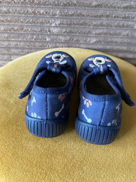 Papučky so psíkom, 21